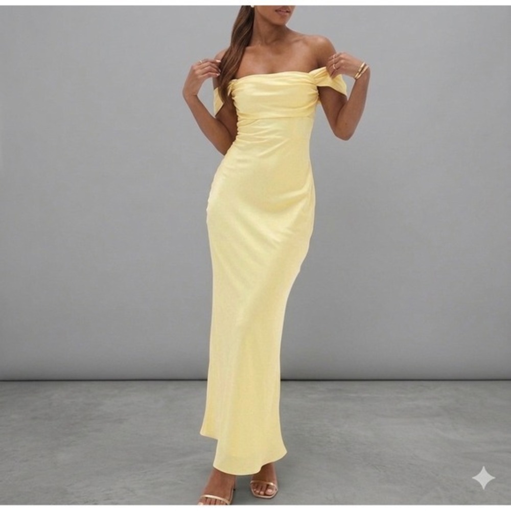 Princess Polly Azura Yellow Satin Off The Shoulder Maxi Dress Formal Gown
4 - Picture 1 of 7